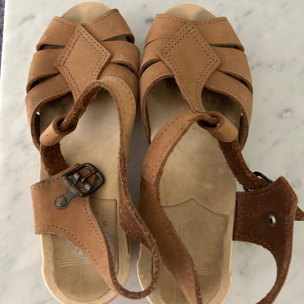 Sven Diamond Strap Clog Sandal 37